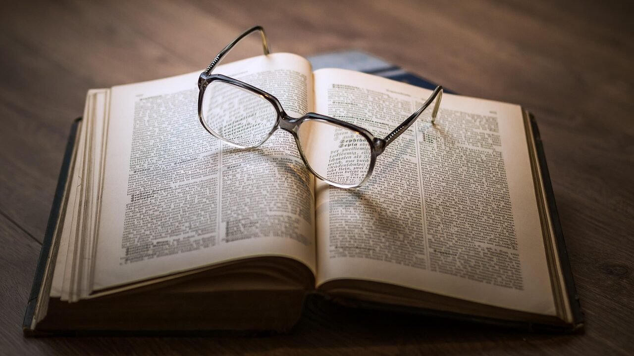 glasses, book, education, eyeglasses, research, knowledge, text, textbook, information, literature, study, read, open, old, vintage, antique, retro, page, literary, book, book, book, book, book, education, knowledge, study, study