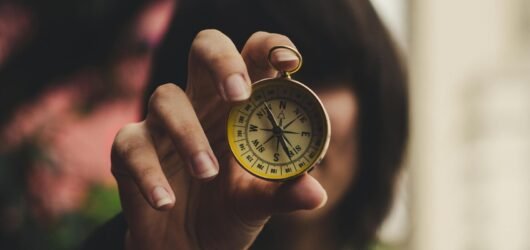 AI 시대의 ‘관찰력’은 왜 결정적 능력이 되었는가— Information Density와 Context Sensitivity의 진화